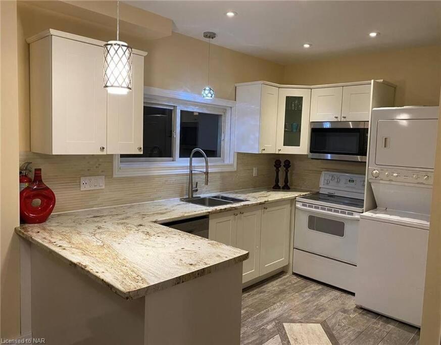 Falls Family House 5 Min Walk To Casino Falls All Attractions!! Niagara Falls Extérieur photo