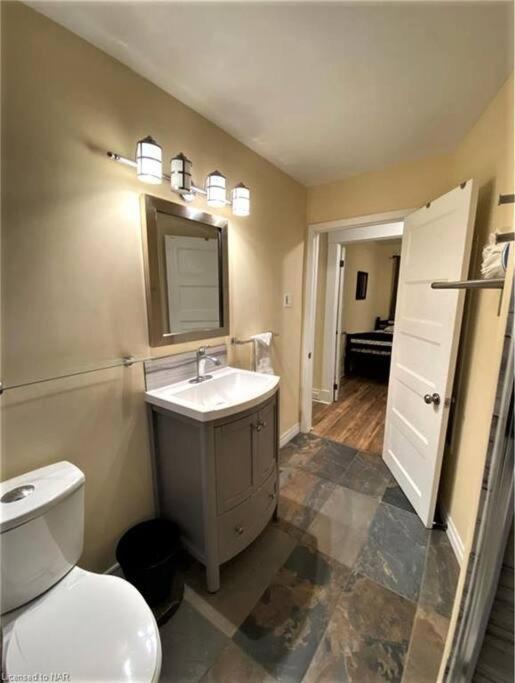 Falls Family House 5 Min Walk To Casino Falls All Attractions!! Niagara Falls Extérieur photo