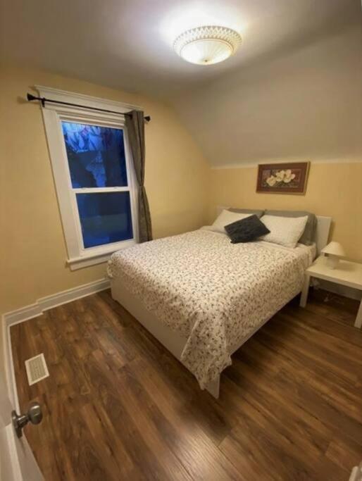 Falls Family House 5 Min Walk To Casino Falls All Attractions!! Niagara Falls Extérieur photo