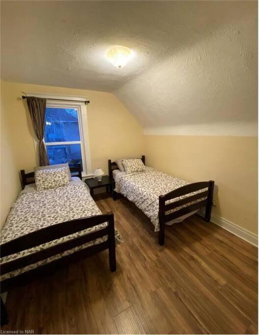 Falls Family House 5 Min Walk To Casino Falls All Attractions!! Niagara Falls Extérieur photo