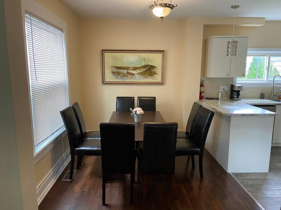 Falls Family House 5 Min Walk To Casino Falls All Attractions!! Niagara Falls Extérieur photo