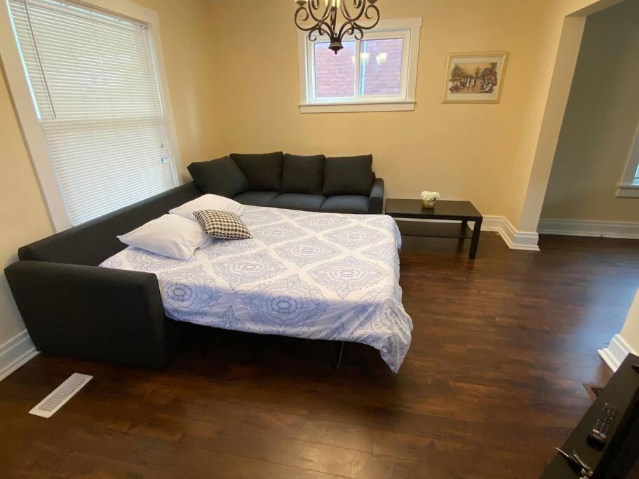 Falls Family House 5 Min Walk To Casino Falls All Attractions!! Niagara Falls Extérieur photo