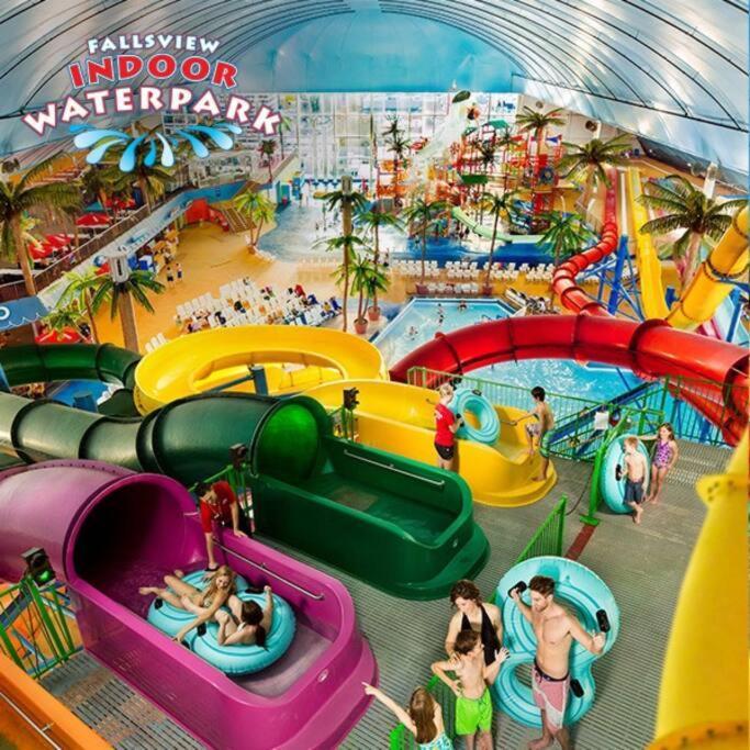 Falls Family House 5 Min Walk To Casino Falls All Attractions!! Niagara Falls Extérieur photo